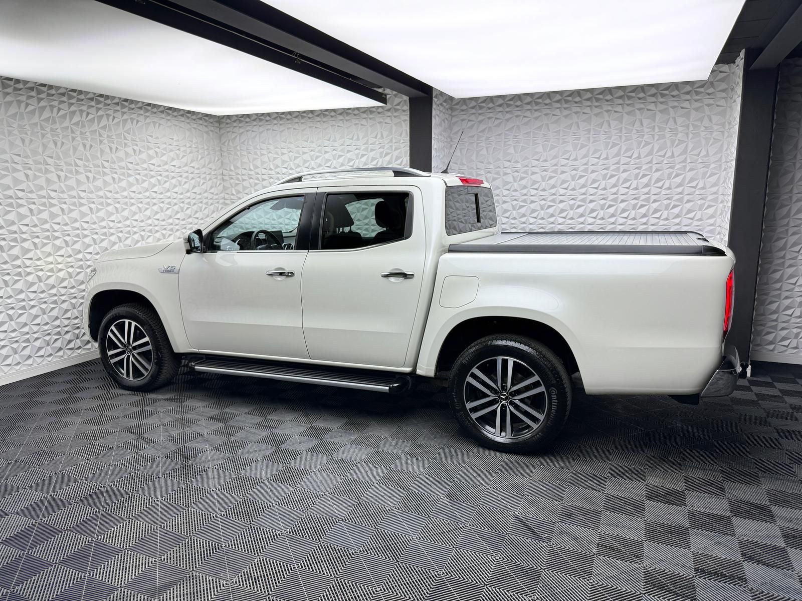Fahrzeugabbildung Mercedes-Benz d POWER-EDITION/4MATIC/LED/KEYLES/360°/AHK