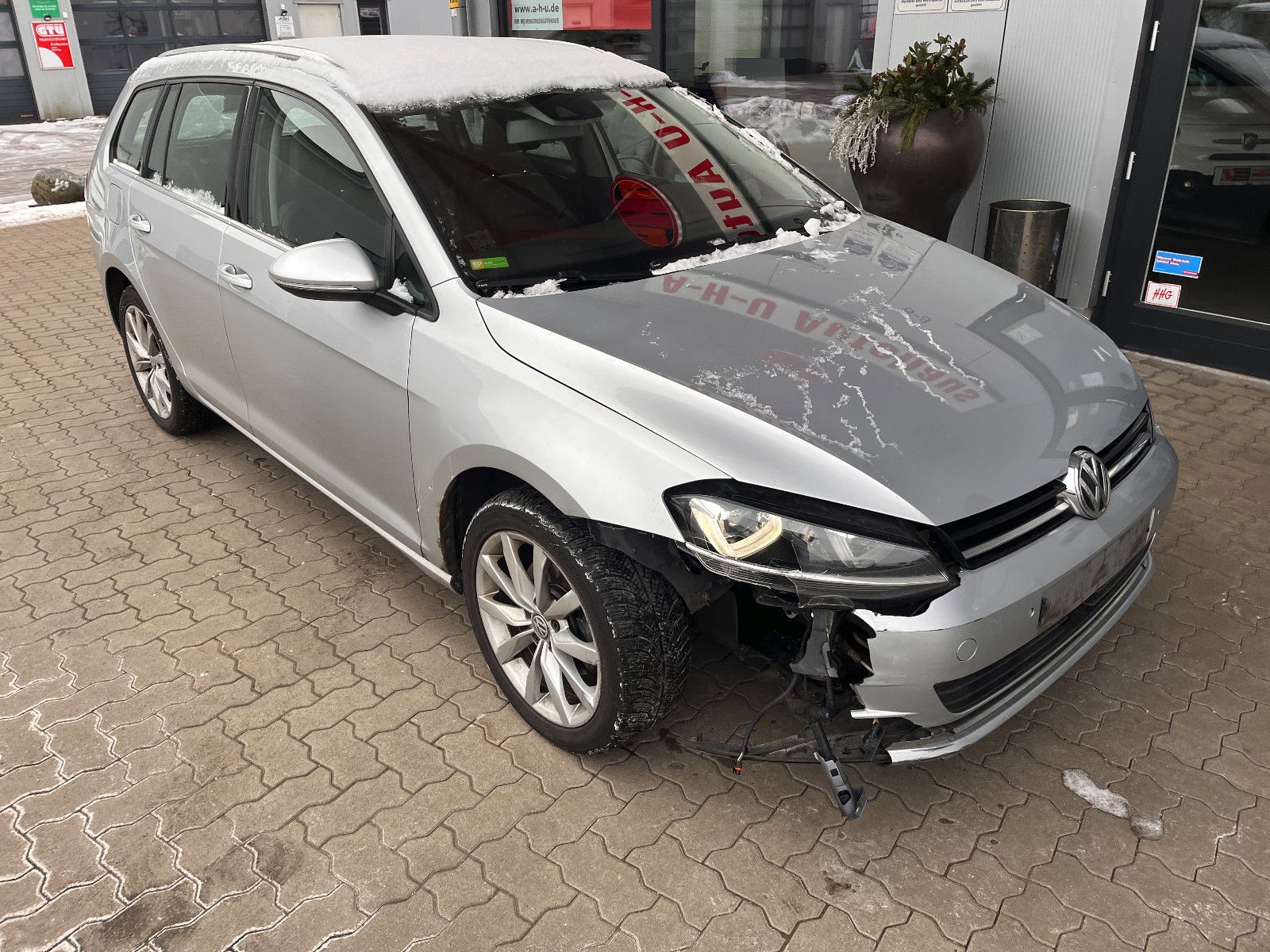 Fahrzeugabbildung Volkswagen Golf VII Variant Highline BMT Unfall