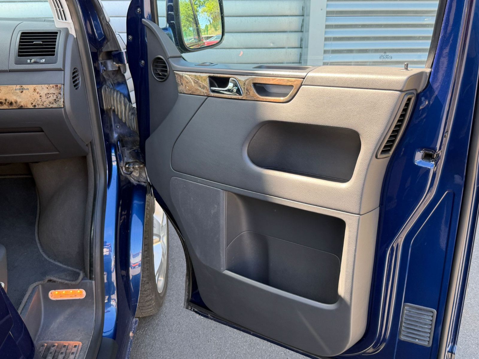 Fahrzeugabbildung Volkswagen T5 Multivan Highline Aut Leder Xenon Sthz PDC