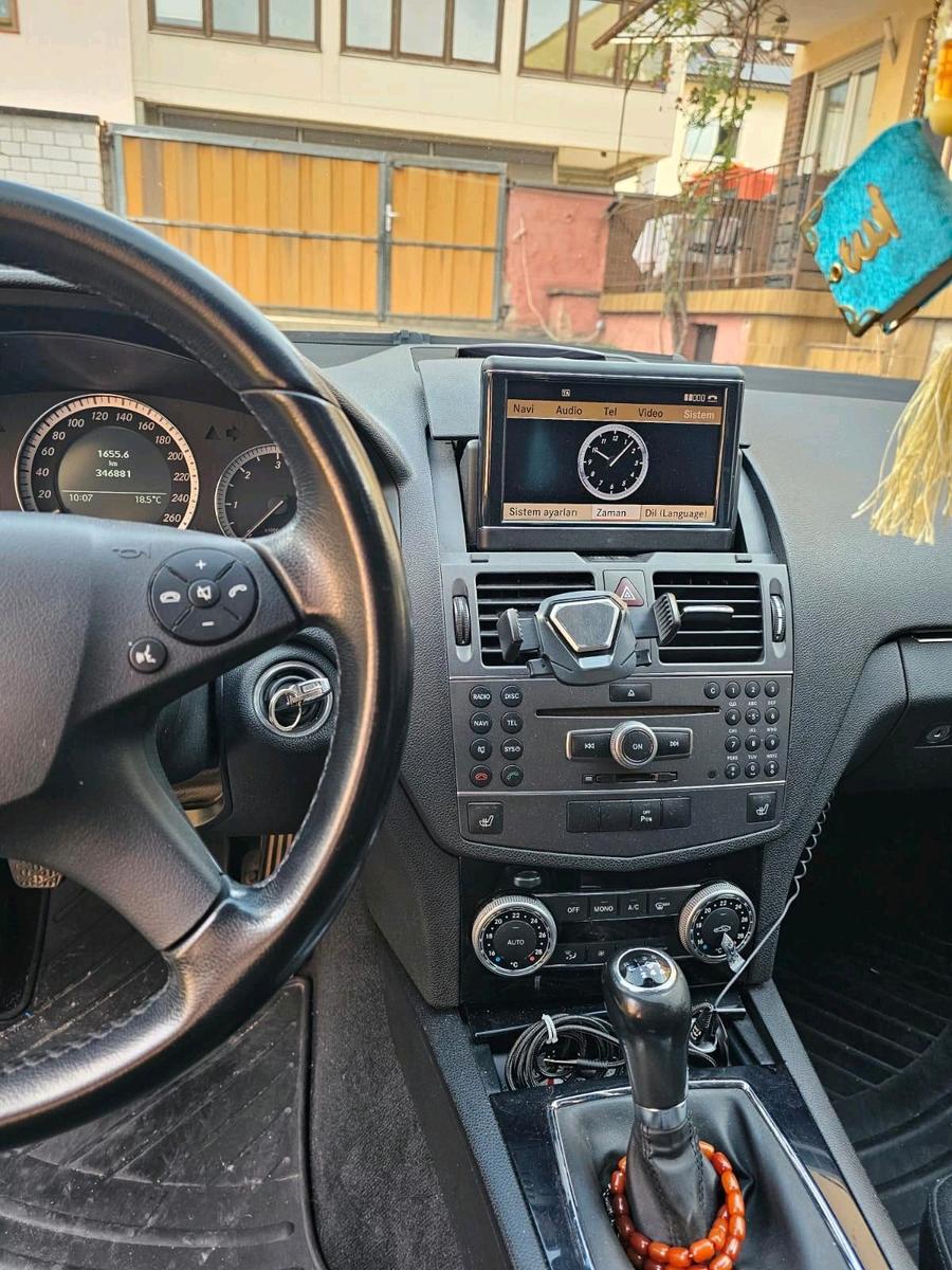 Mercedes-Benz C200 2010 — engine 184 HP (135kW)