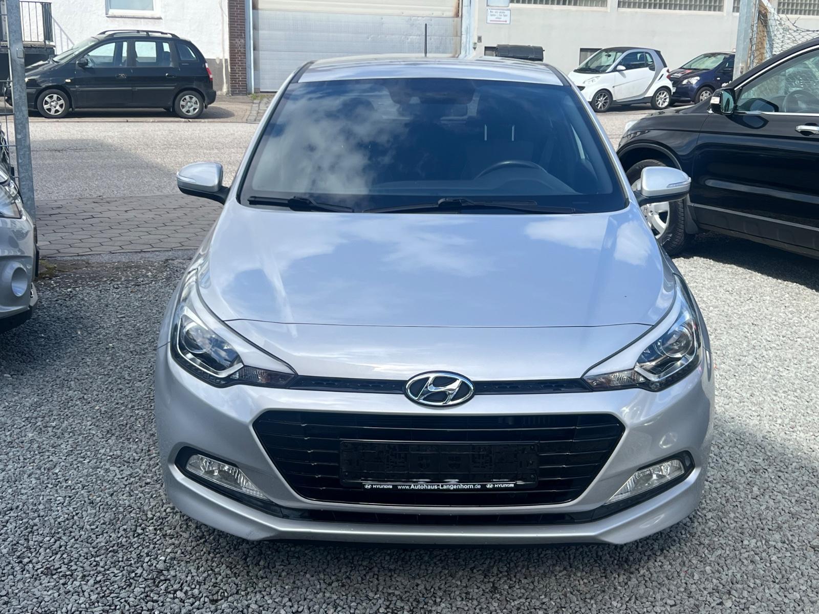 Hyundai i20 blue Passion Navi Rückfahrkamera