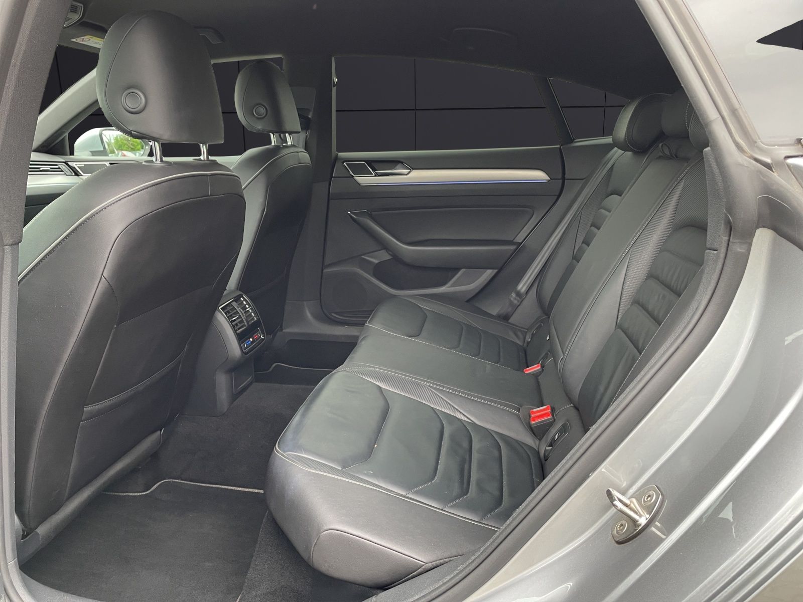 Fahrzeugabbildung Volkswagen Arteon R-Line TDI DCC LEDER DYNAUDIO NAVI ACC