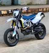 Husqvarna 701 SM - SUPER MOTO VON 501 BIS 750 CCM