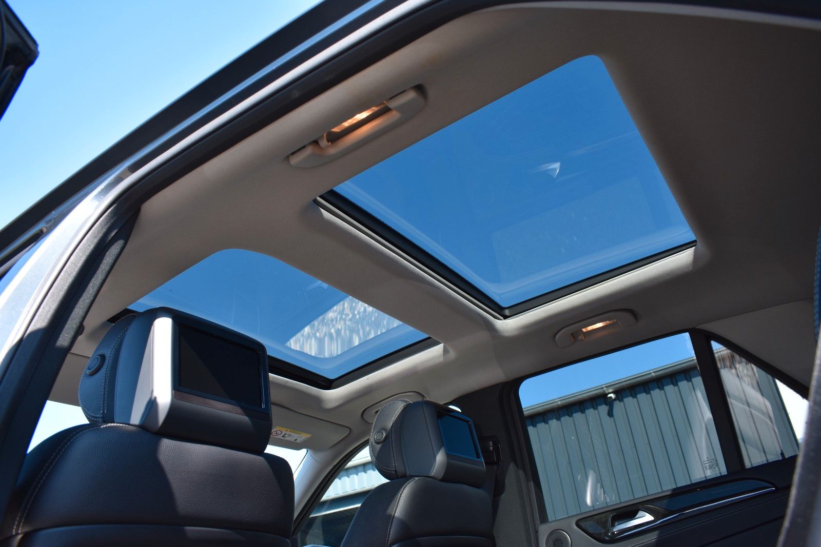 Fahrzeugabbildung Mercedes-Benz ML 350 CDI Display Fond H&K AHK Pano Softclose