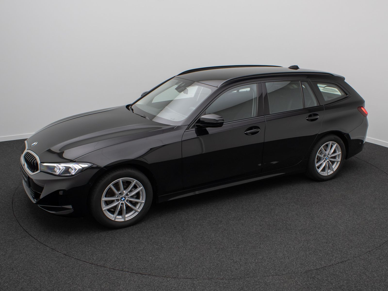 Fahrzeugabbildung BMW 318i Alarm DAB Kamera GeschwindigReg Sportlenkrd