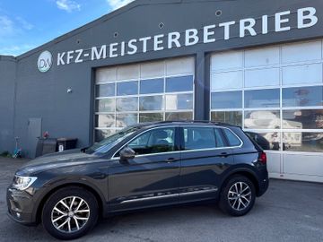 Volkswagen Tiguan - 1