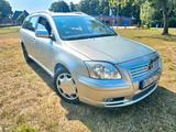 Toyota Avensis,Neue Steuerkette,Bremsen,An... - Toyota Avensis aus 2005: Kombi