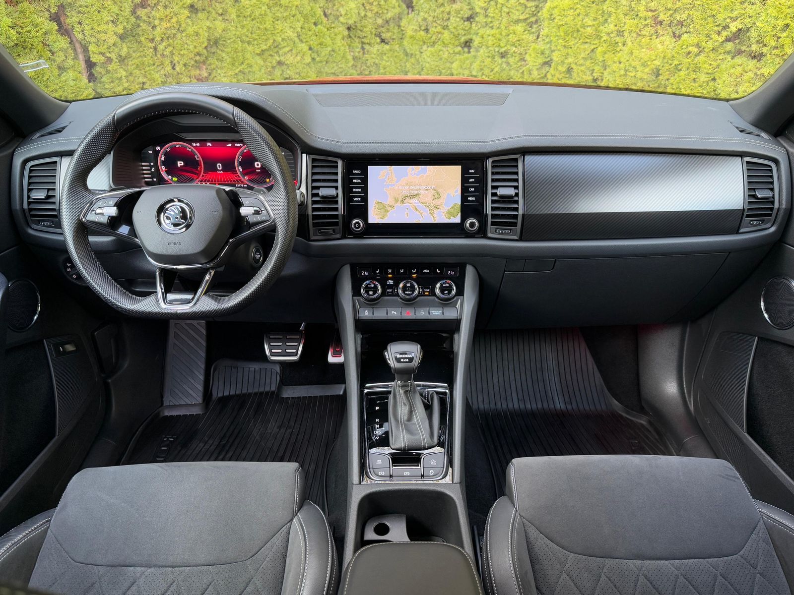 Fahrzeugabbildung SKODA Kodiaq 2.0 TSI 4x4 DSG Sportline MATRIX+SHZ+KAM+
