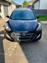Hyundai i30 blue 1.6 CRDi 81kW Classic Classic