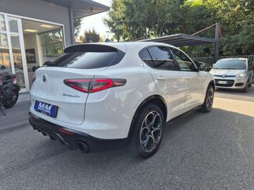 Alfa-Romeo Stelvio - 7