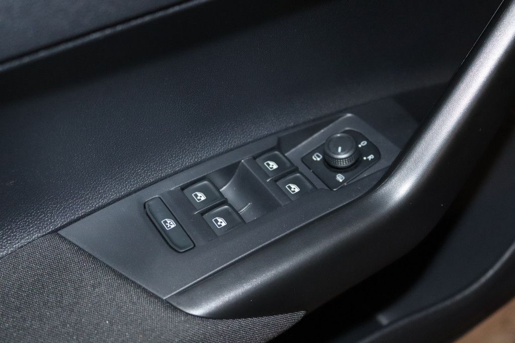 Fahrzeugabbildung Volkswagen Polo 1.0 Life-Navi-LED-Virtual-Kamera-Apps-