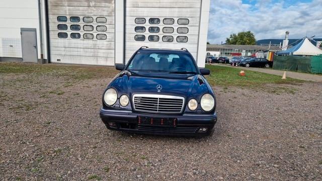 Mercedes-Benz E 320