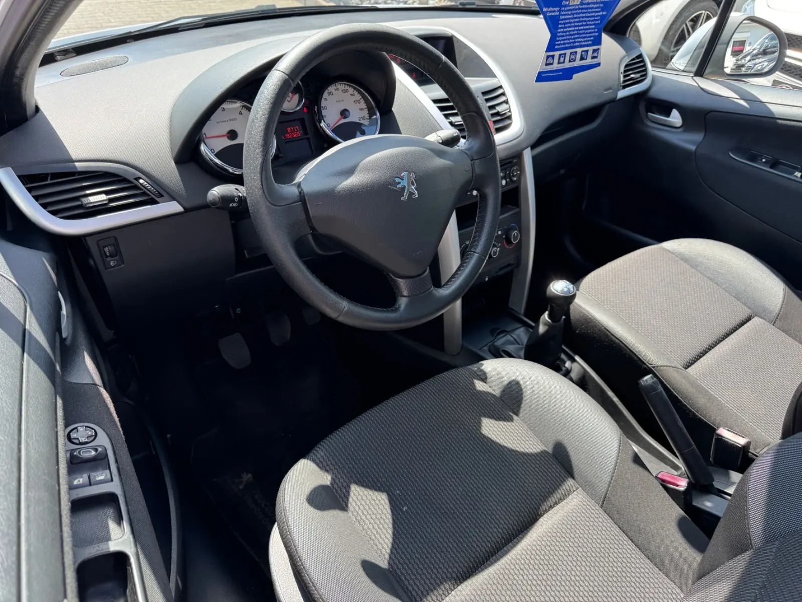 Peugeot 207 2011 — photo 30