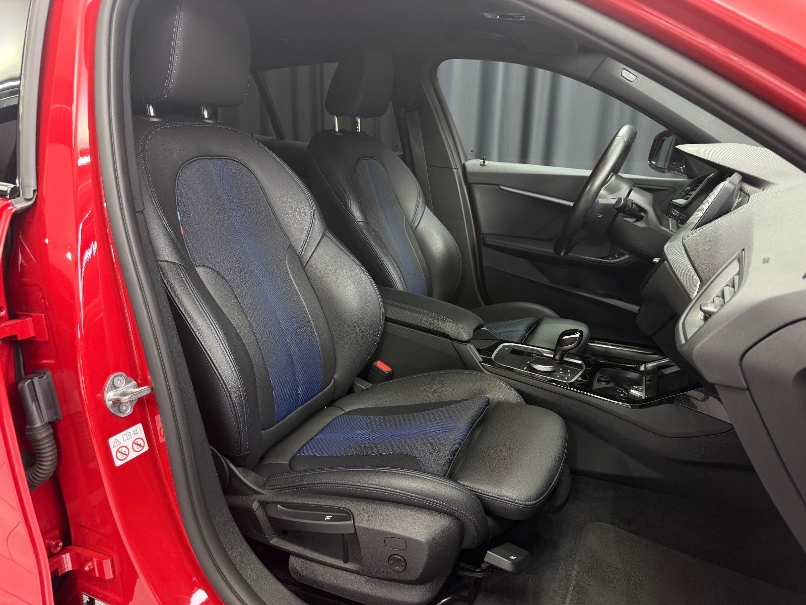 Fahrzeugabbildung BMW 118 d M Sport|HIFI|RF-CAM|DIG-TACHO|NAVI
