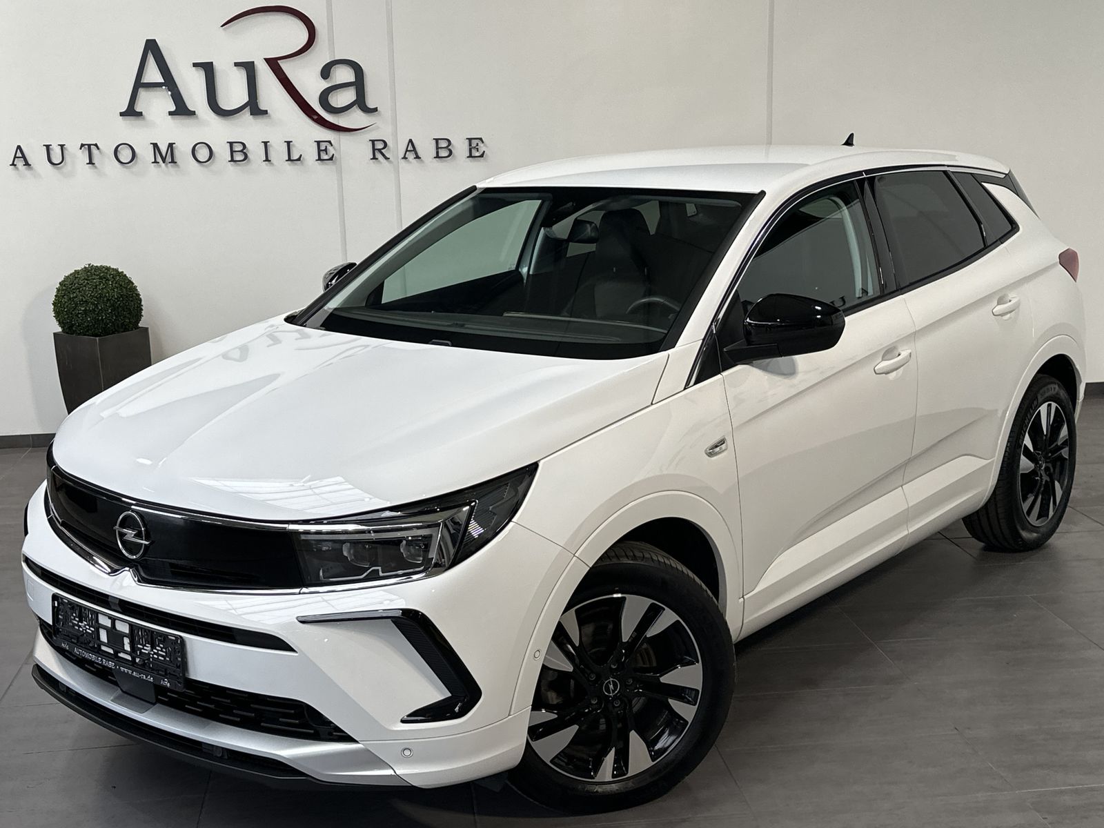 Fahrzeugabbildung Opel Grandland X 1.5 D Elegance AT NAV+MATRIX+ACC+AHK