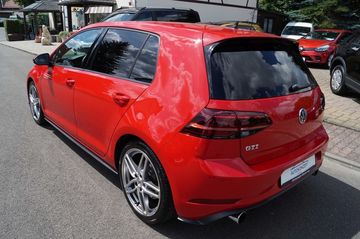 Volkswagen Golf - 4