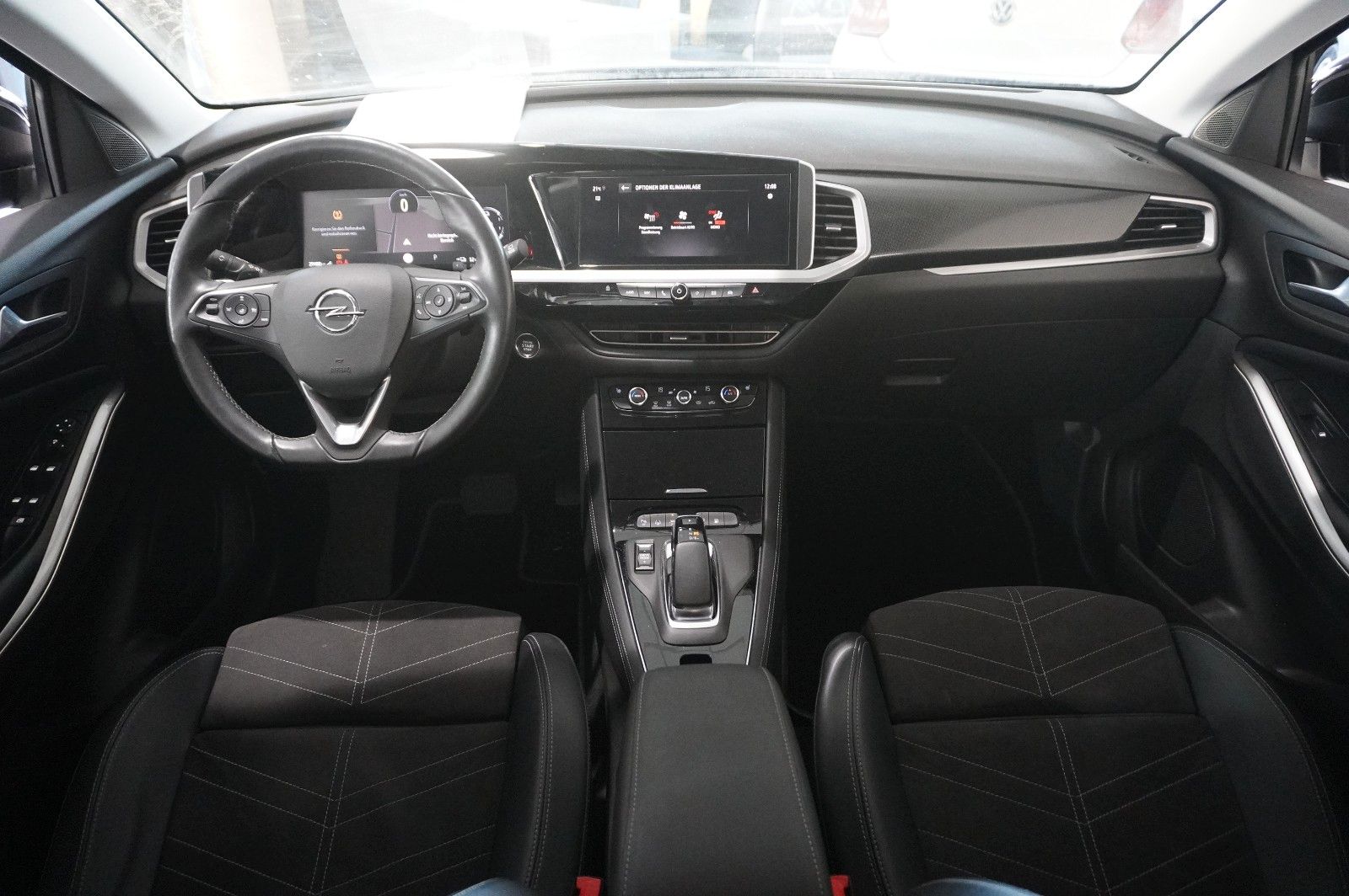Fahrzeugabbildung Opel Grandland (X) ULTIMATE 4HYBRID NAVI/LED/360°/DAB