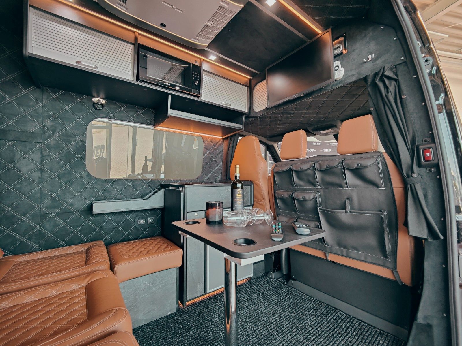 Fahrzeugabbildung Mercedes-Benz X-CROSSVAN  RWD #stealthcamper