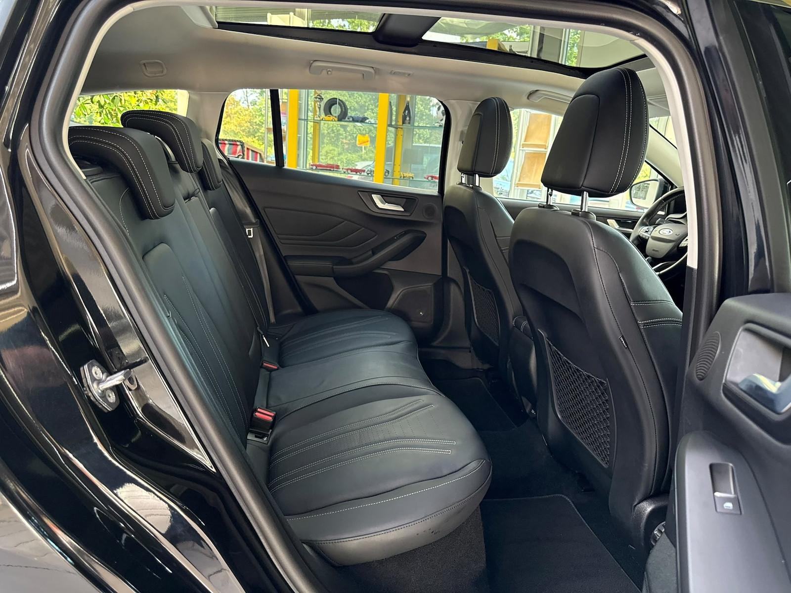 Ford Focus 1.5 Vignale Pano Leder CAM LED ACC Head Up
