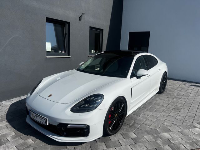 Porsche Panamera Turbo V8 mit Approved Garantie