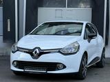Renault Clio Luxe Navi Klimaautomatik Keyless-Go - gebrauchte Renault Clio aus dem Jahr 2013