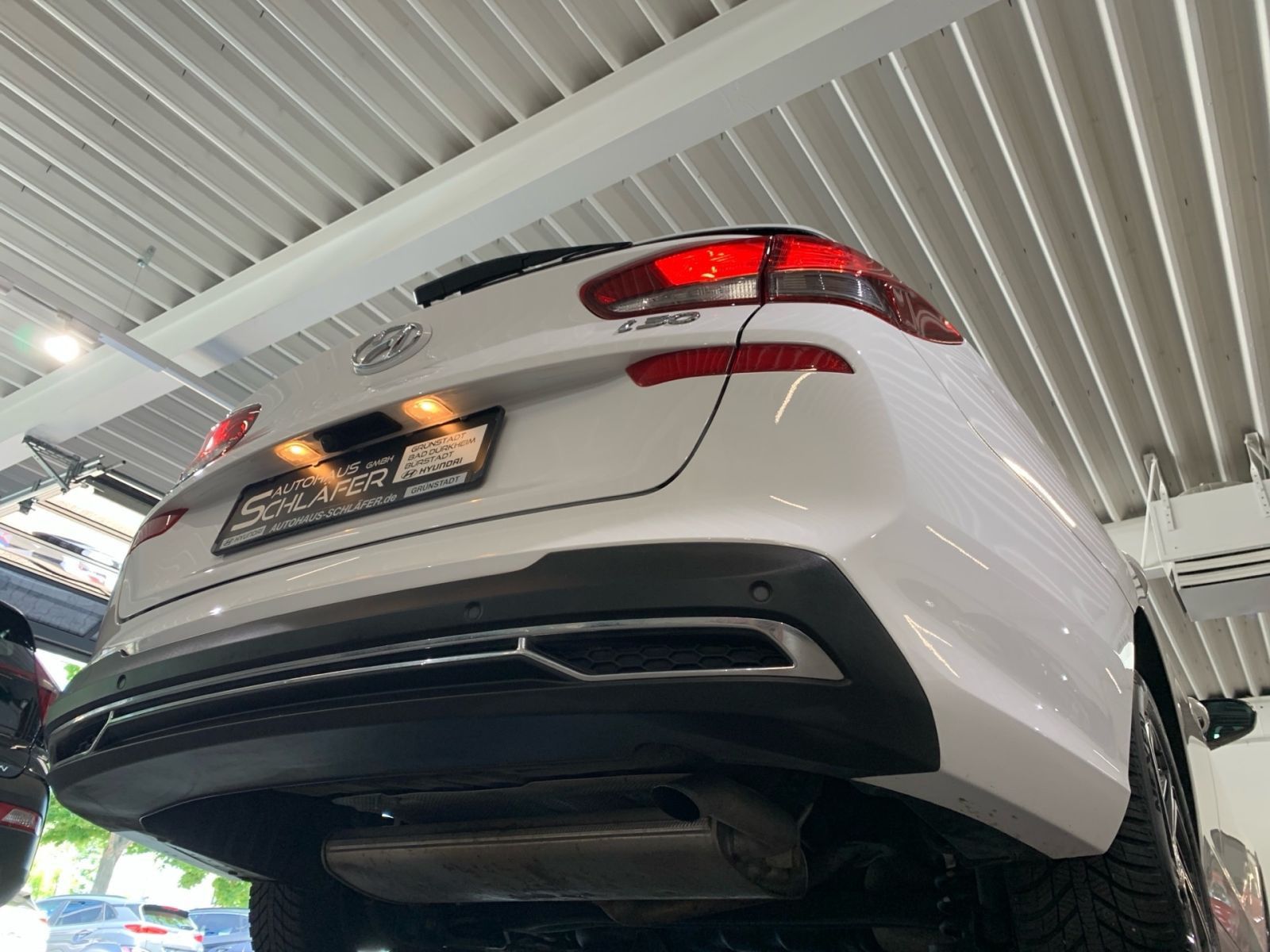 Fahrzeugabbildung Hyundai i30 Kombi 1.0 T-GDI 7-DCT Edition 30