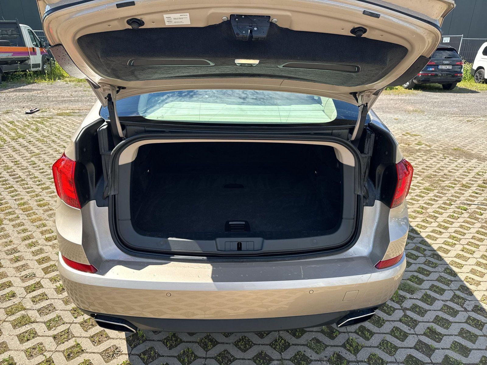 BMW 550 Gran Turismo PANO/ NIGHTVISN/ LED/ STZKLIMA/