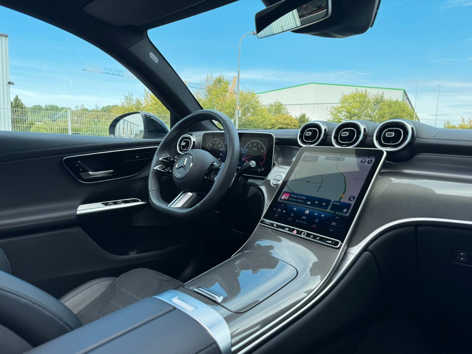 Fahrzeugabbildung Mercedes-Benz GLC 200 4M AMG Distr+360°+Pano+Ambiente+Keyless