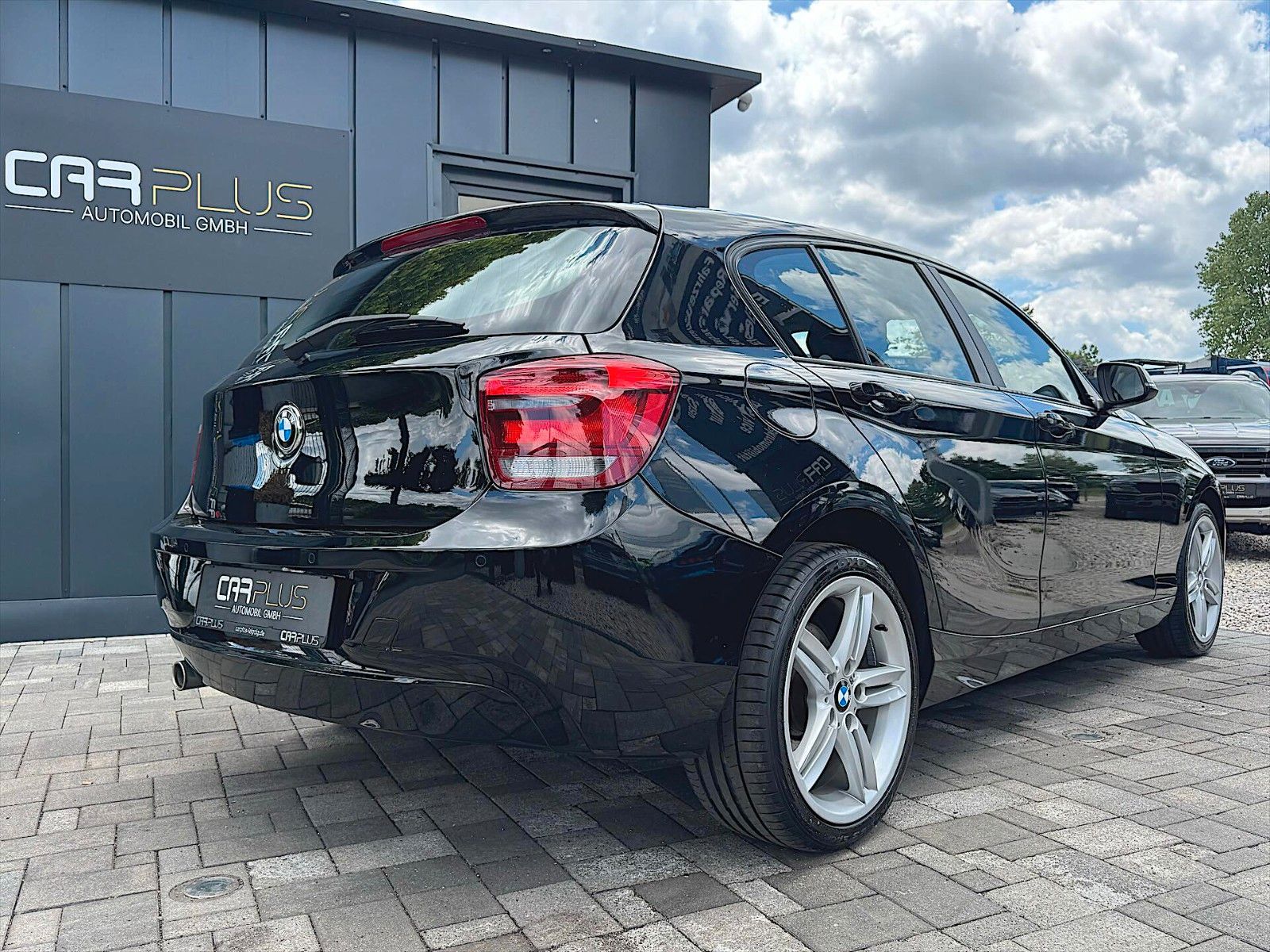 Fahrzeugabbildung BMW 116d Sport Lim. *M-Felgen*Klima*Sitzheizung*