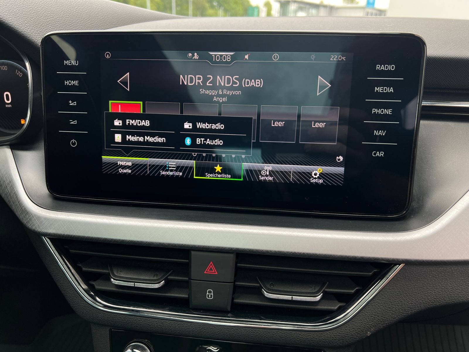 Fahrzeugabbildung SKODA Scala TOUR 1.0 TSI DSG *LED, Pano, Navi, 17"-LM*
