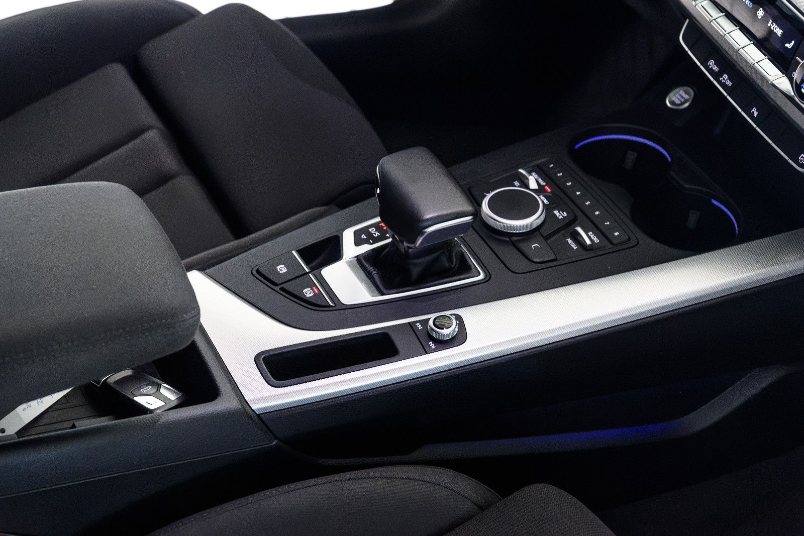 Fahrzeugabbildung Audi A4 Avant sport +LED +MICHELIN
