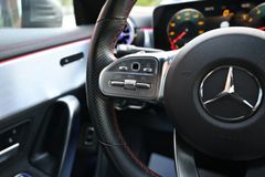 MERCEDES-BENZ CLA 220 AMG Line Leder Navi Autom. Cam LED