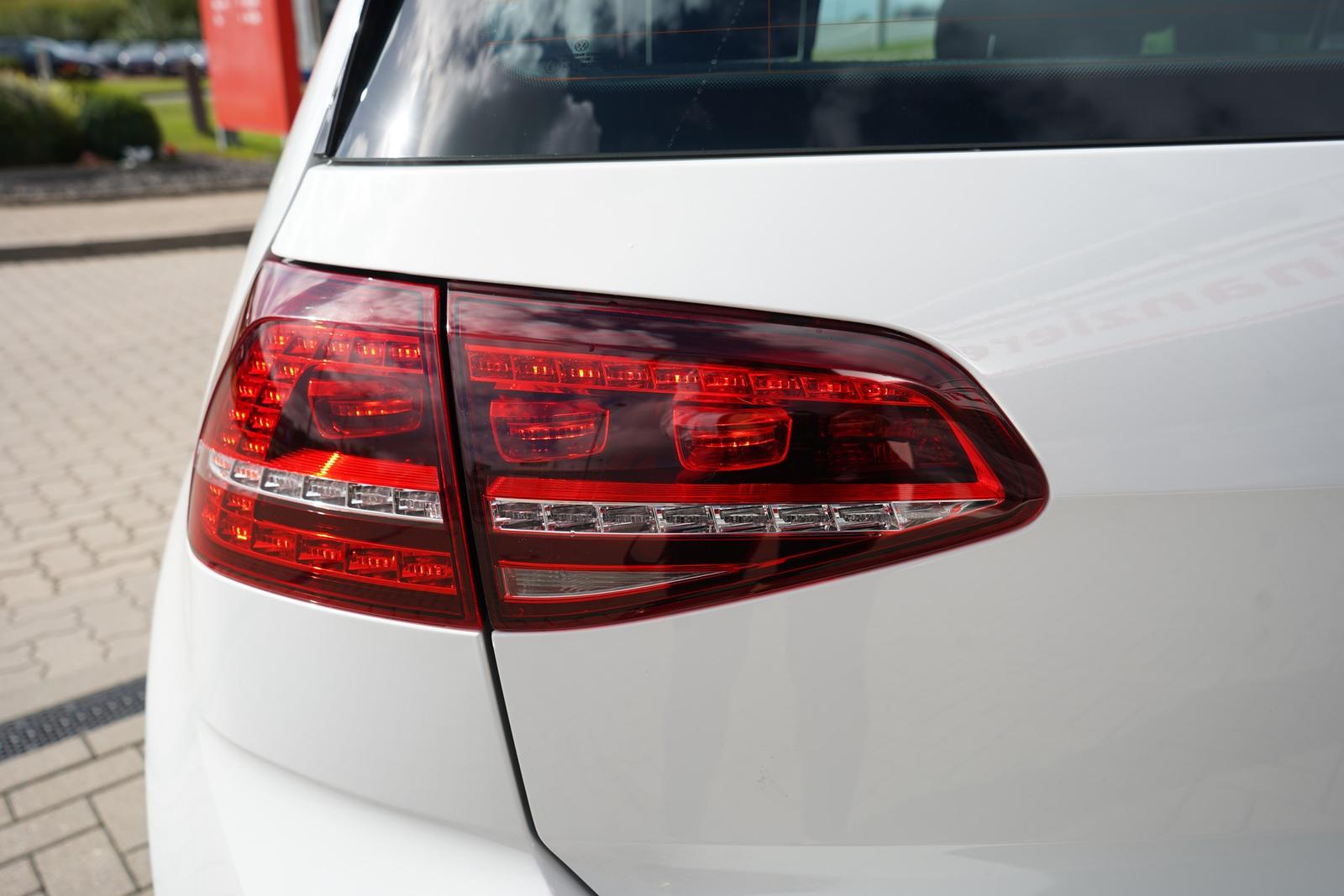 Volkswagen Golf VII 2.0 GTI Sitzheizung Klimaaut. PDC AHK