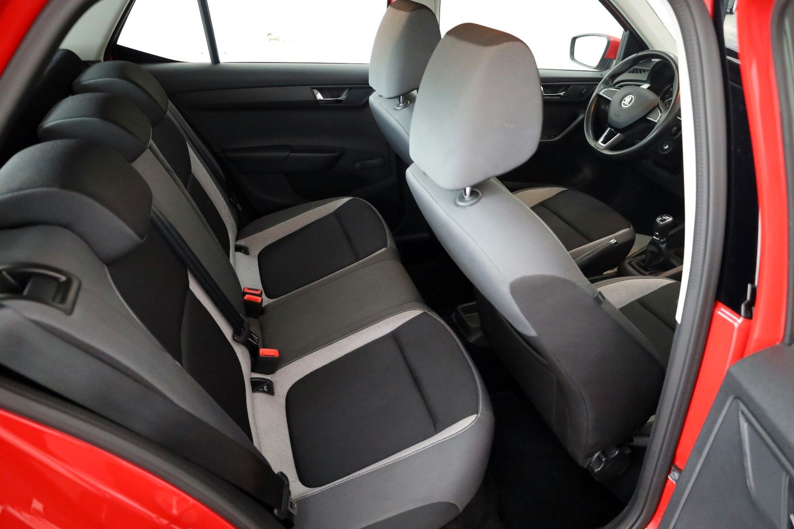 Fahrzeugabbildung SKODA Fabia Ambition,Tempomat,Klima, 8fach bereift