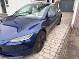 Tesla Model 3, Dualmotor, LR,Allrad,8fach bereift, AHK