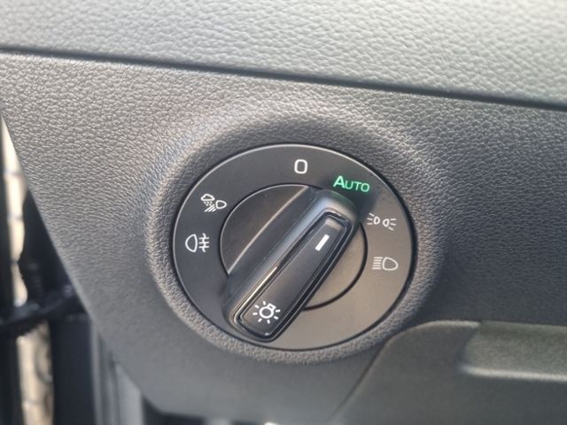 Fahrzeugabbildung SKODA Karoq 2.0 TSI DSG 4x4 Sportline NAVI AHK CLIMA