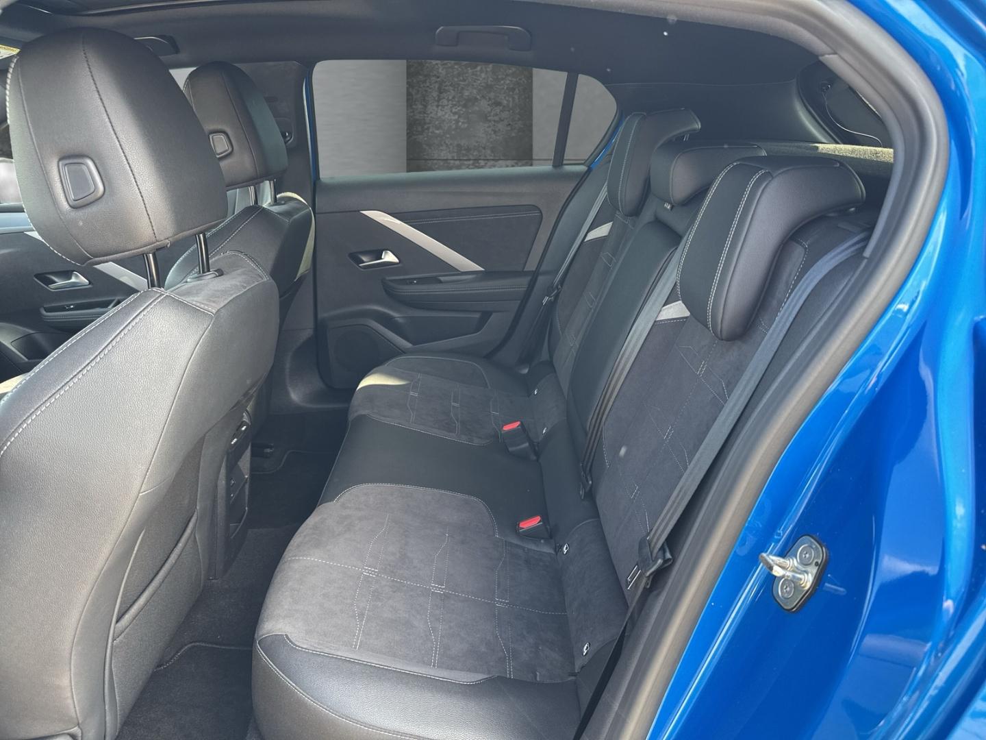 Opel Astra Electric GS Alcantara 360° ACC Pano Navi