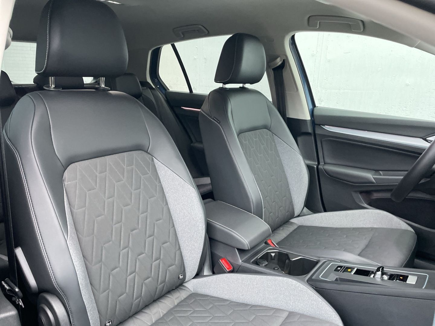 Golf VIII 1.5 eTSI DSG Goal AHK/Kamera/IQ.Light/