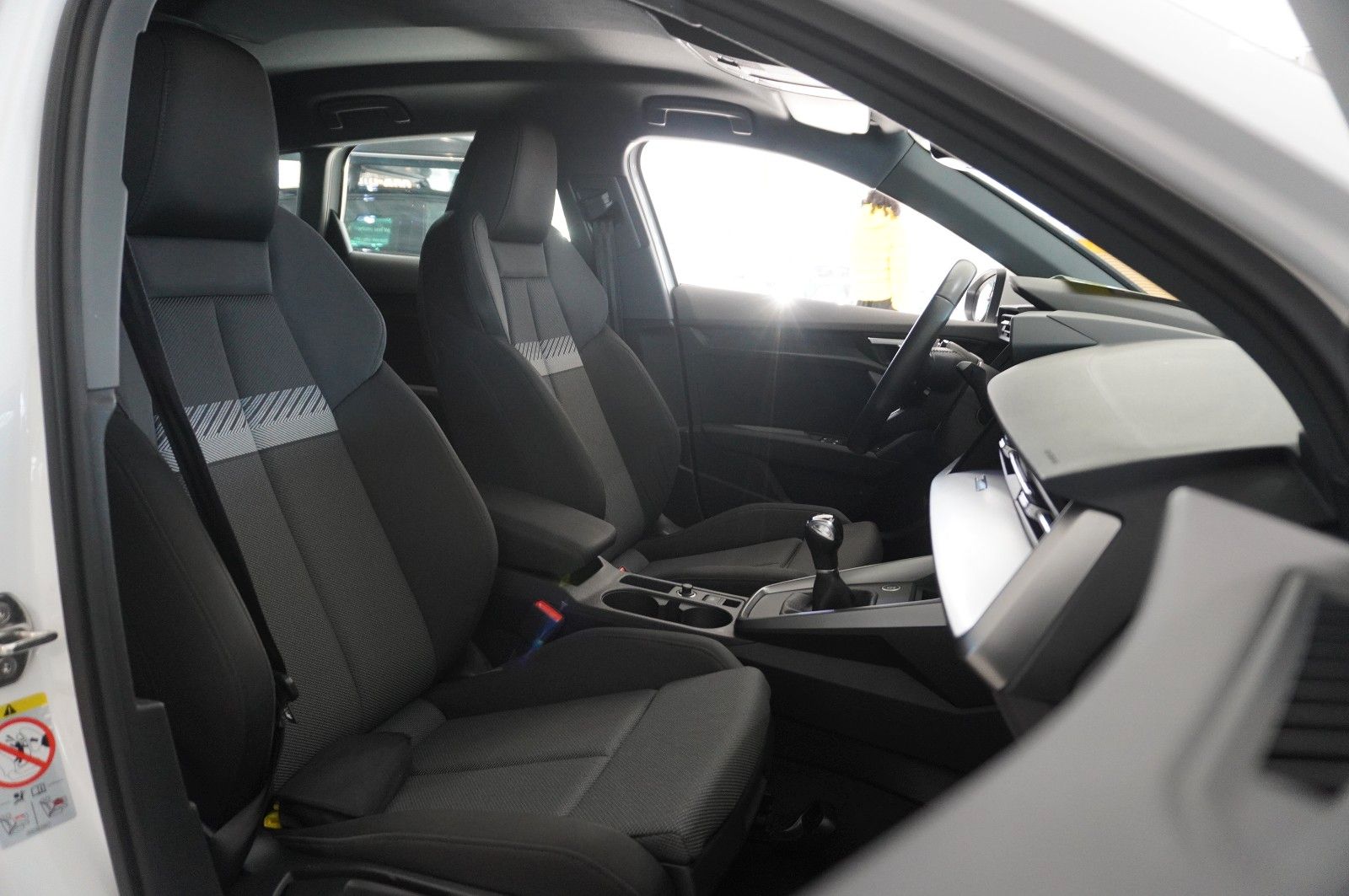 Fahrzeugabbildung Audi A3 Sportback 35 TFSI NAVI/LED/SHZ/VIRTU./TEMP.