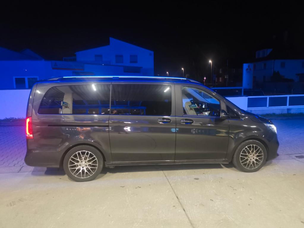 Mercedes-Benz V 220