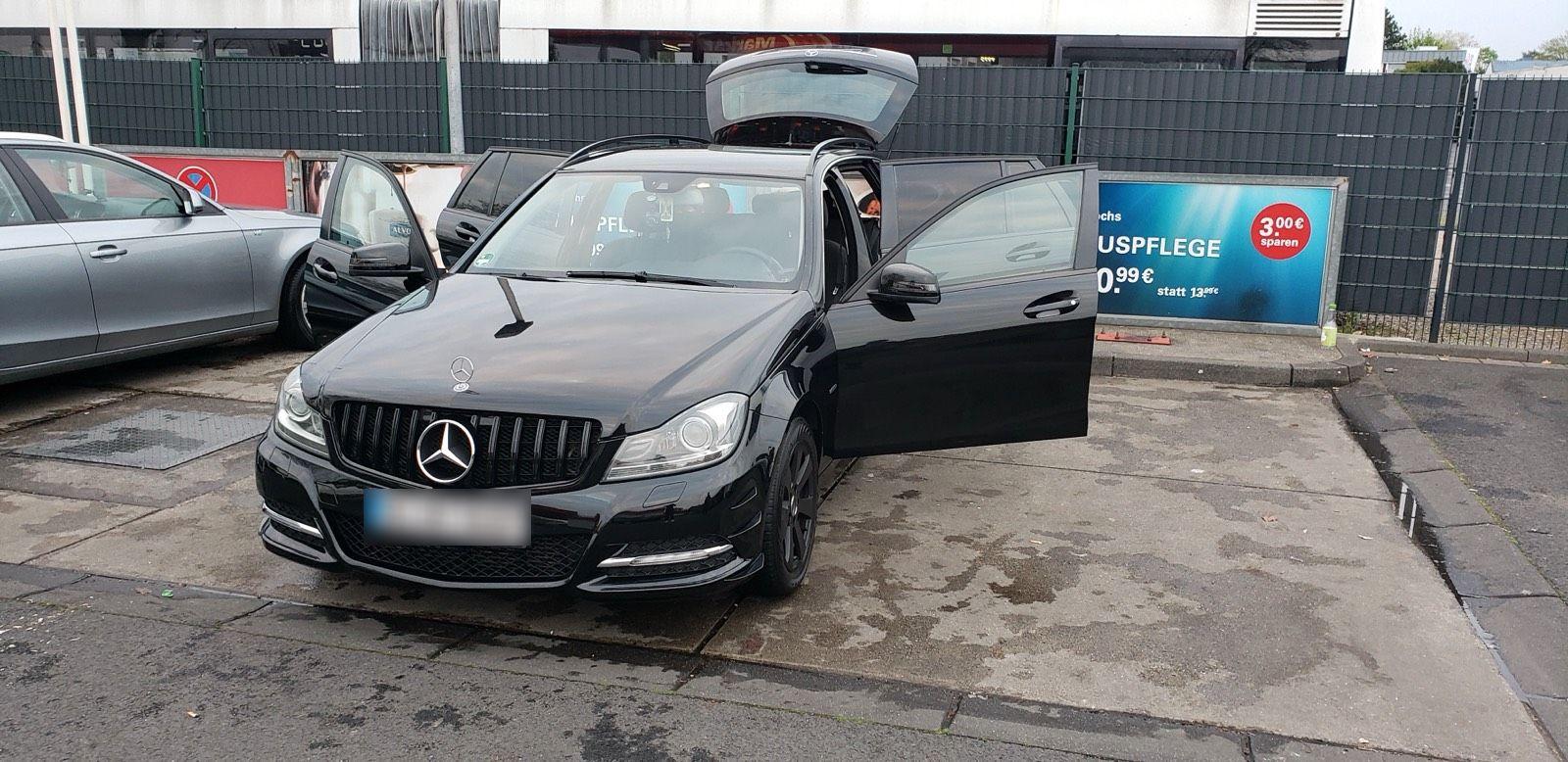 Mercedes-Benz C200 2011 — photo 9