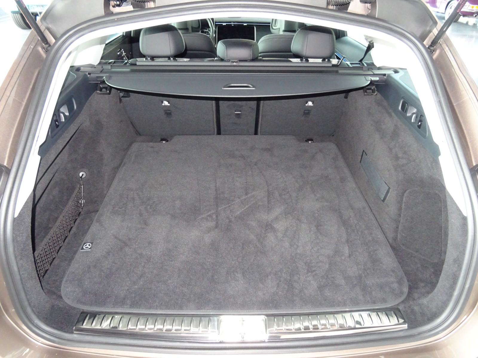 Mercedes-Benz E 220 d T 4Matic / Rollstuhl-Komplett Umbau