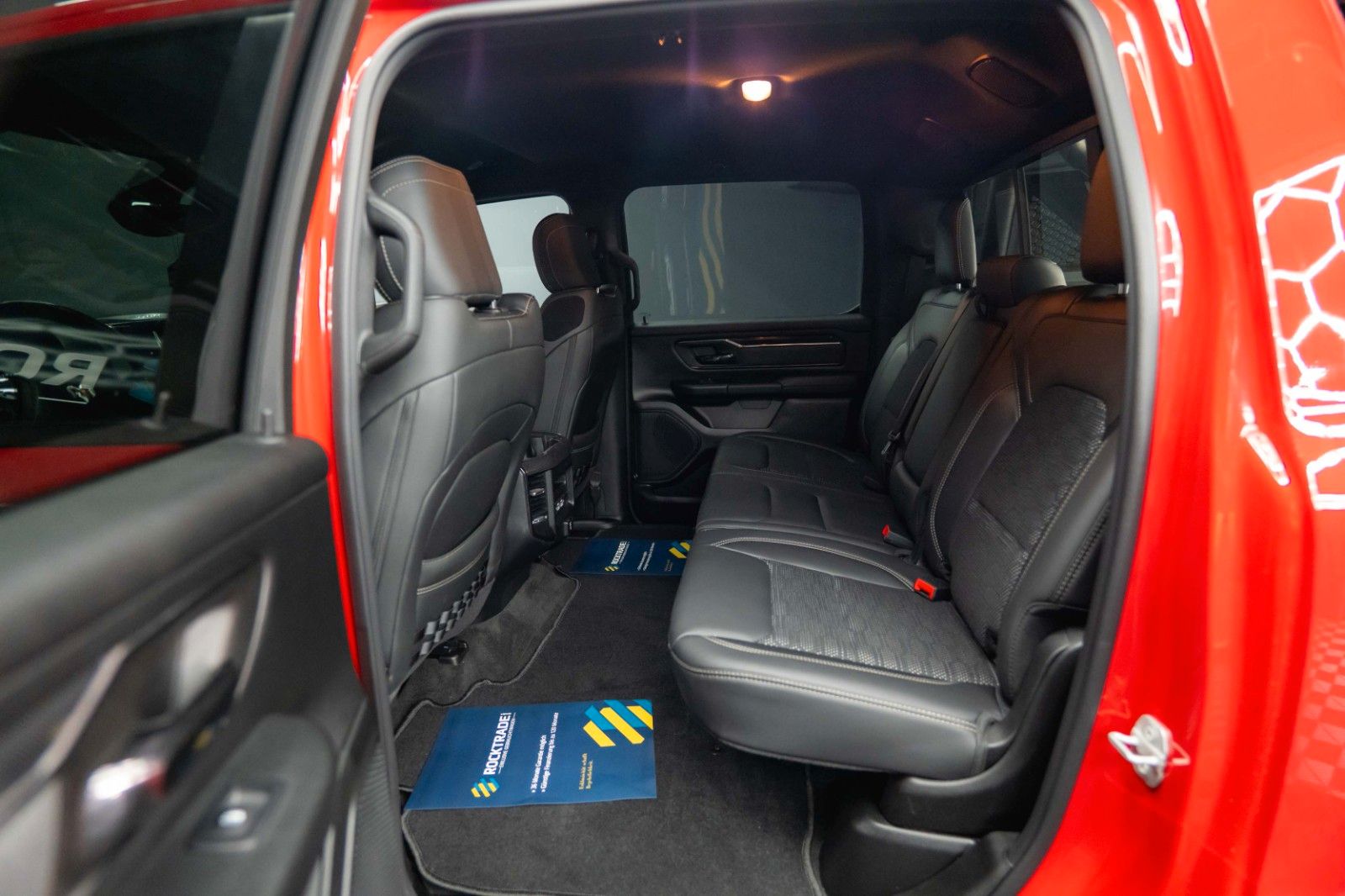 Fahrzeugabbildung Dodge RAM 5.7 V8 HEMI 4x4 Built to Serve AXLE LOCK FOX