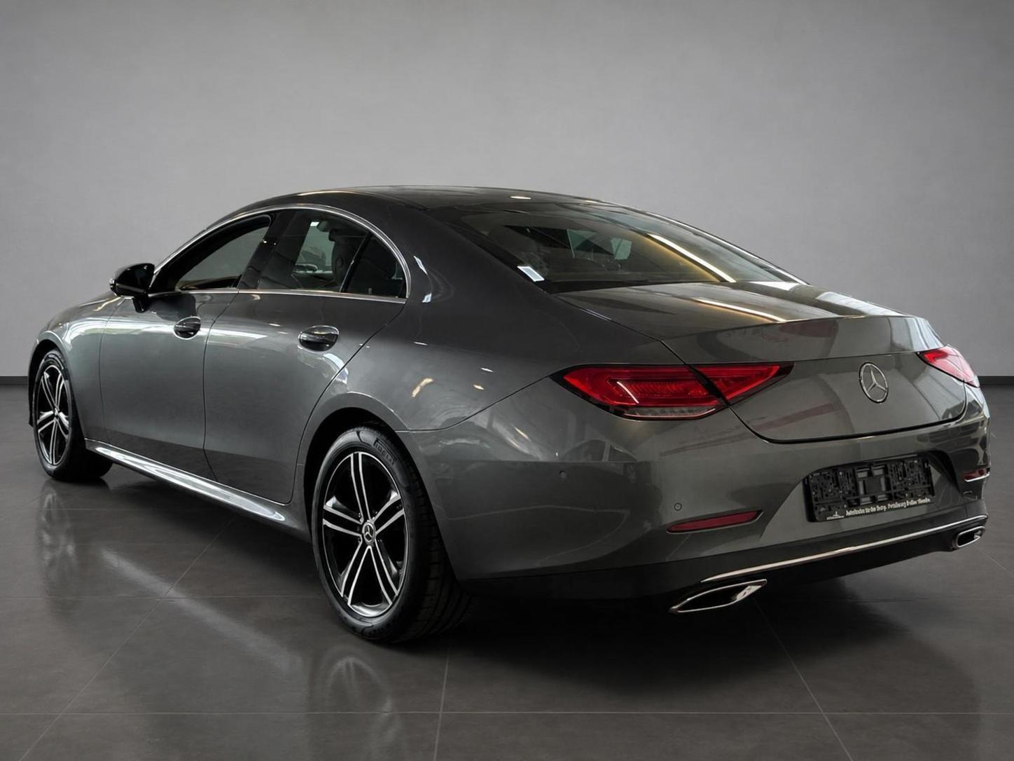 Mercedes-Benz CLS 220 *1. Hand + LED + Ambiente*
