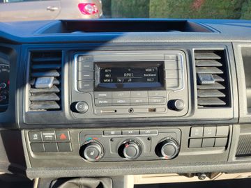 Fahrzeugabbildung Volkswagen T6 Kombi L1 H1   4-Motion