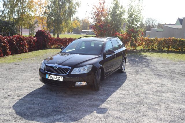 Skoda Octavia Kombi 1.6 TDI / Anschauen !