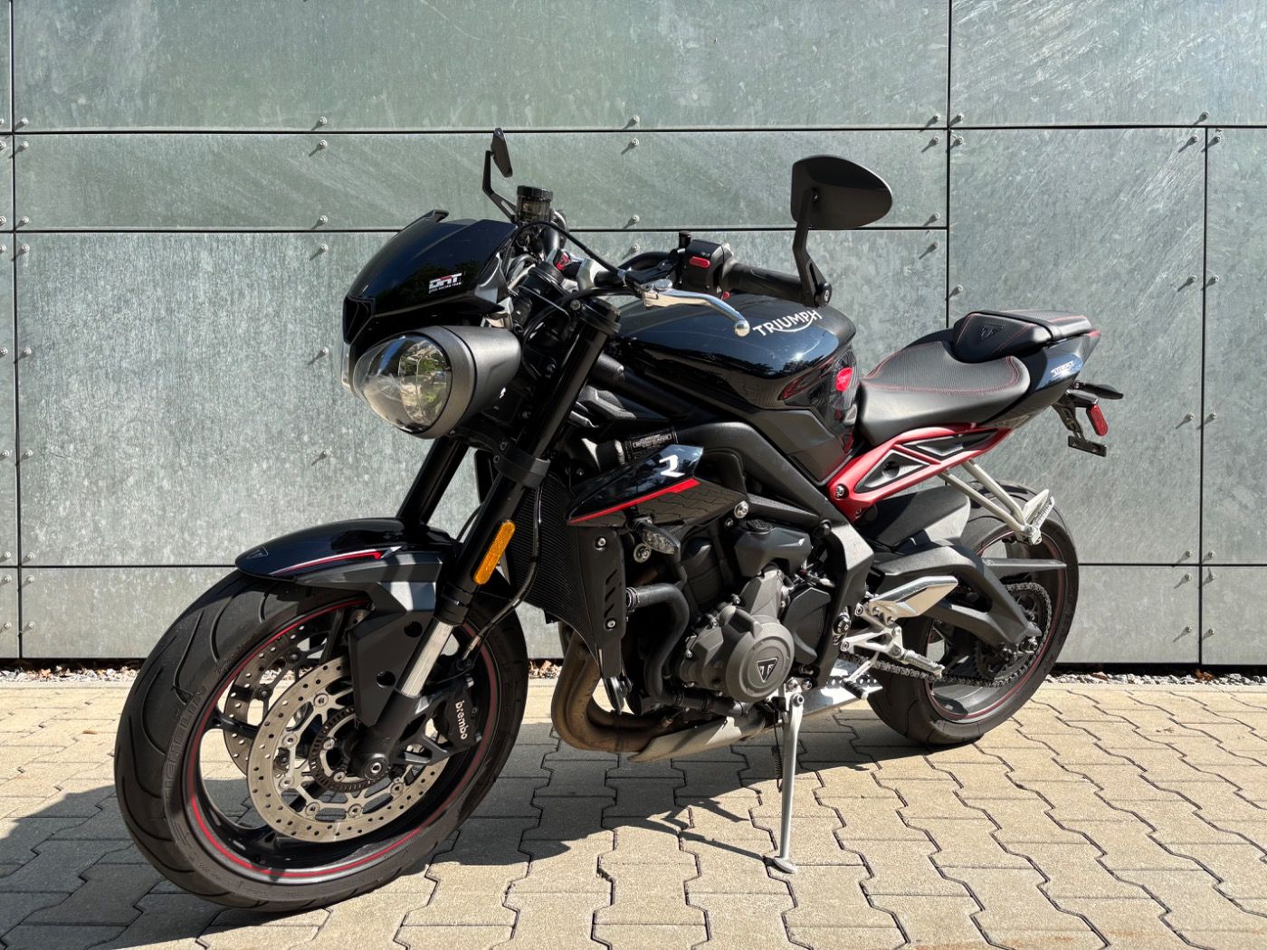 Fahrzeugabbildung Triumph Street Triple R mit Zubehör
