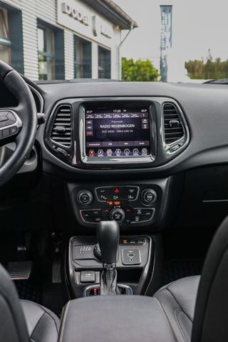Fahrzeugabbildung Jeep Compass 1.3 T-GDI PHEV 4xe Automatik S Leder Nav