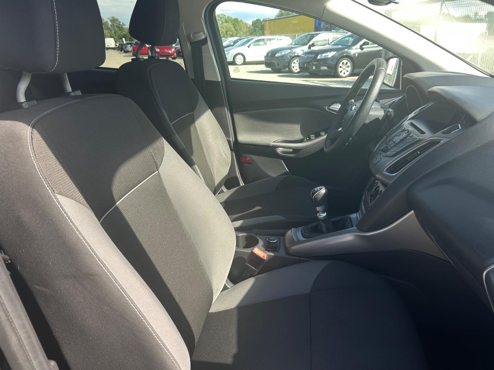 Ford Focus 2013 — photo 11