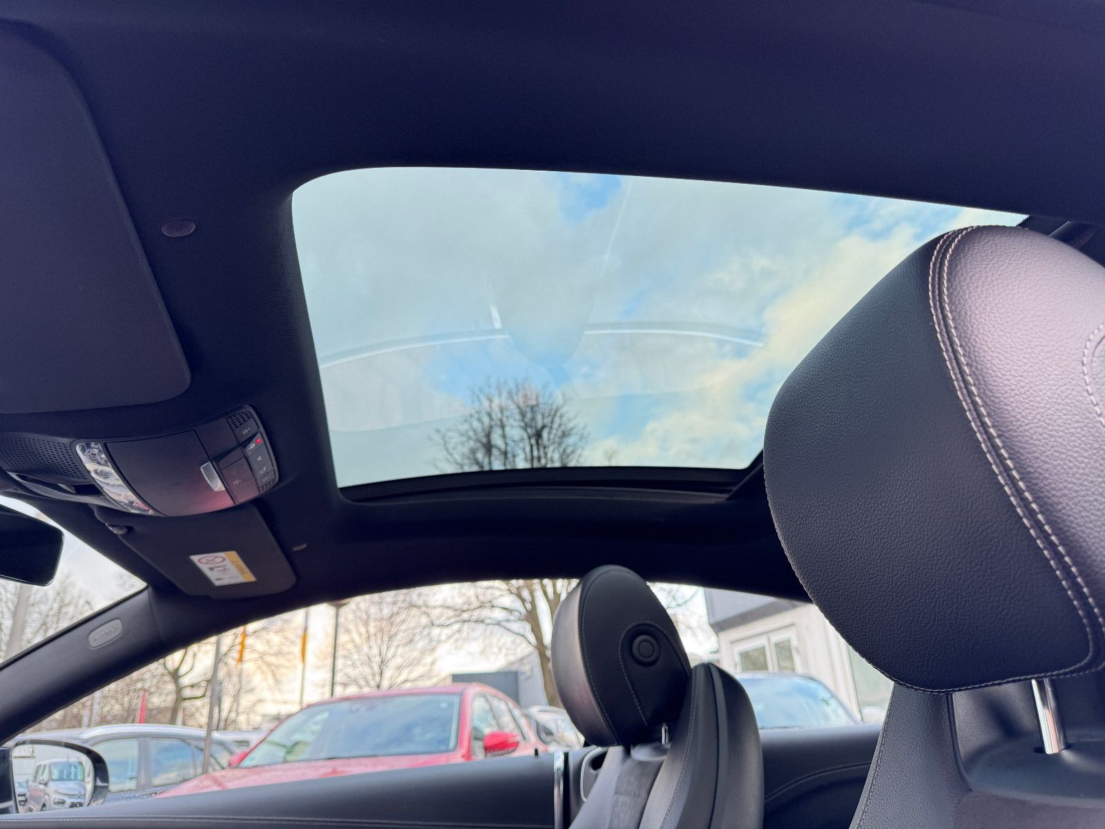 Fahrzeugabbildung Mercedes-Benz E 300 Coupe 9G 2X AMG LINE PANORAMA MBUX 20 ZOLL